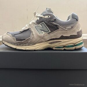 New Balance 2002r Protection Pack size 9